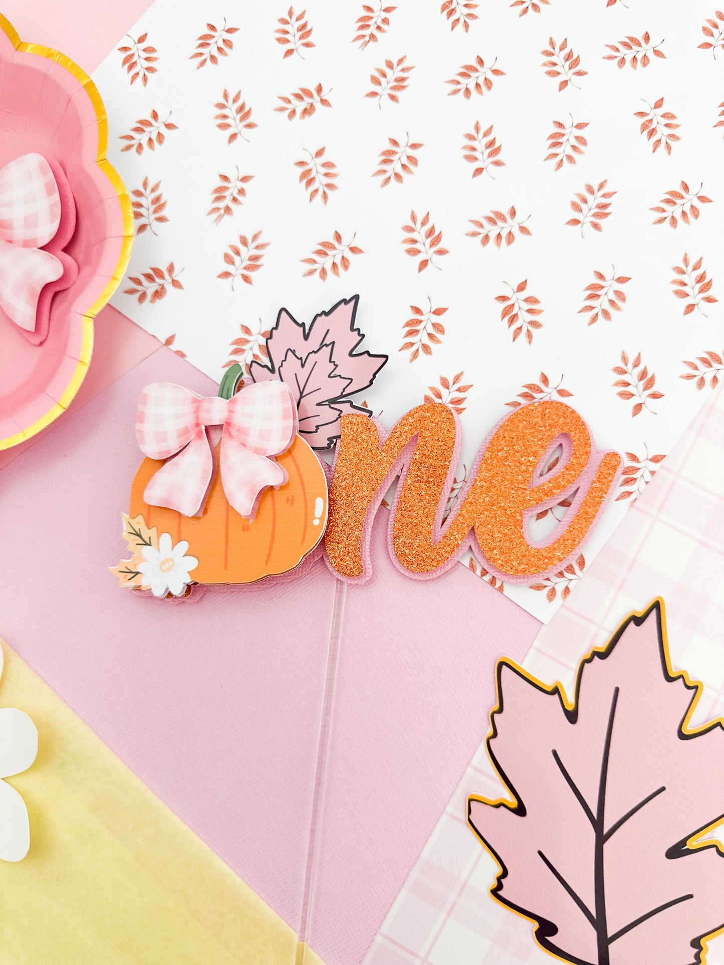 ONE Glitter pumpkin girl topper, pumpkin cake topper: Little pumpkin decoration, 1st Birthday Cake Topper, pumpkin ONE cake topper